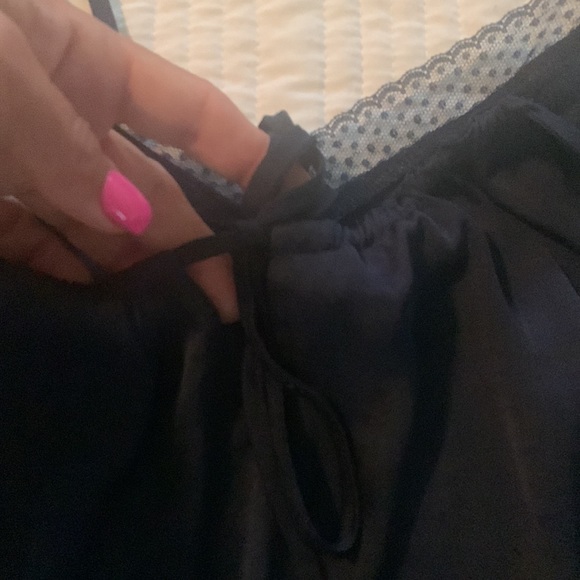 Aerie bundle  of 3 silky tanks - Picture 9 of 12